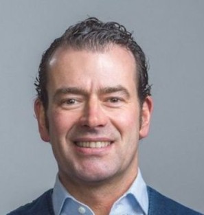 Portretfoto Synday van den Bergh, wethouder gemeente Oss