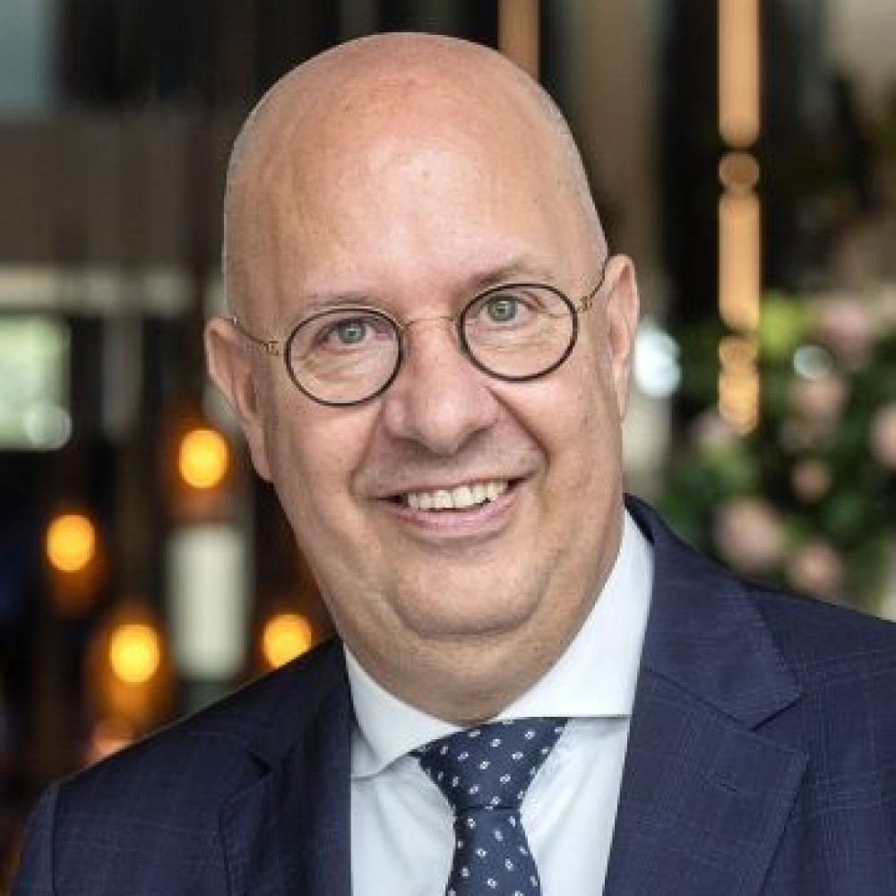Portretfoto van Jack Mikkers, burgemeester gemeente 's-Hertogenbosch en voorzitter van RNOB