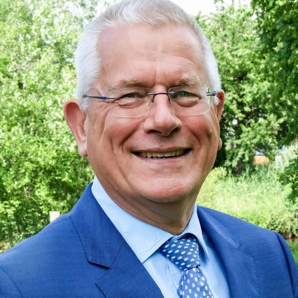 Portretfoto wethouder Jan van Burgsteden
