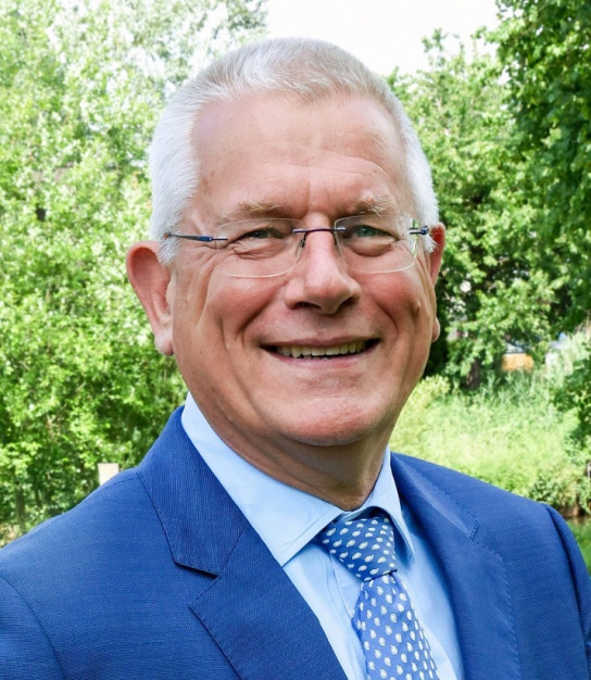 Portretfoto van Jan van Burgsteden, voorzitter Bestuurlijke Overlegtafel Mobiliteit RNOB