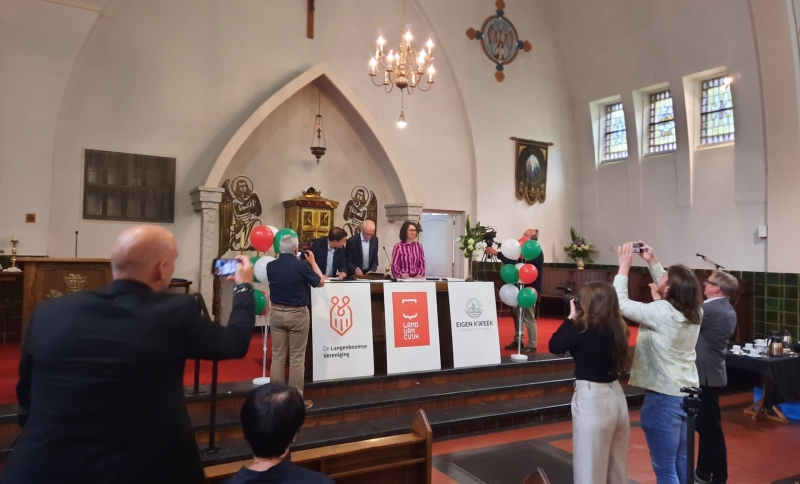 Presentatie Dorpsplan door betrokken inwoners in de kerk van Langenboom 