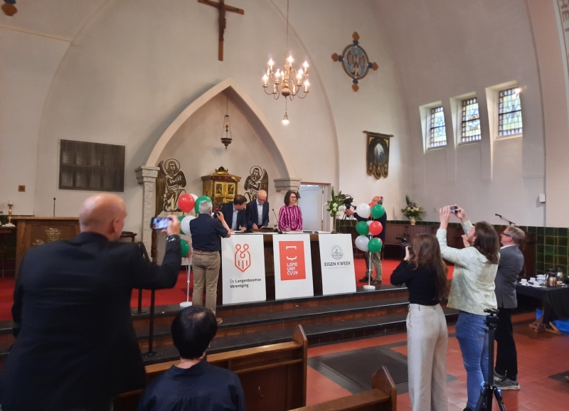 Presentatie Dorpsplan door betrokken inwoners in de kerk van Langenboom 