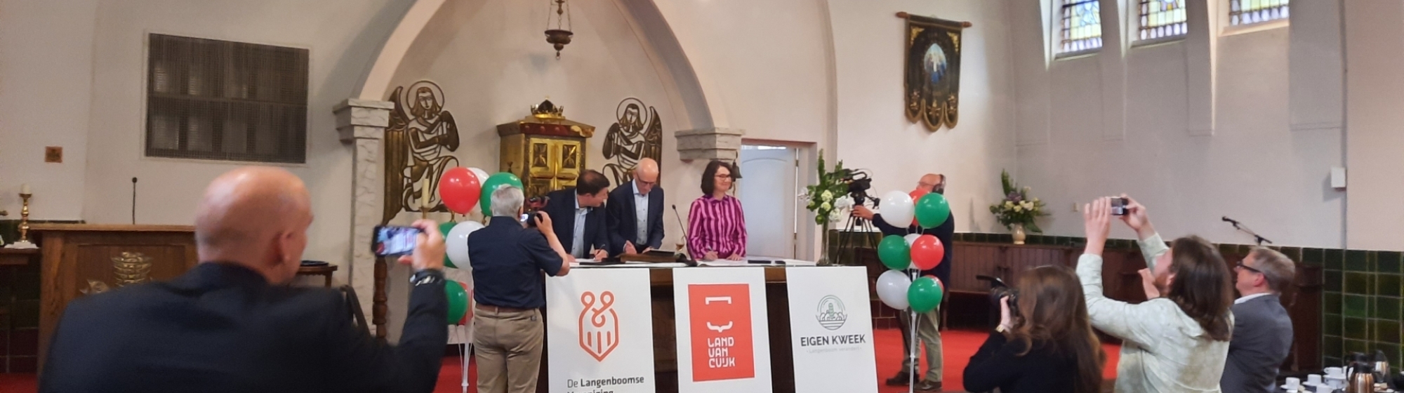 Presentatie Dorpsplan door betrokken inwoners in de kerk van Langenboom 