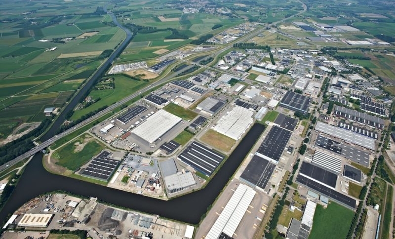 Luchtfoto van een bedrijventerrein in Brabant