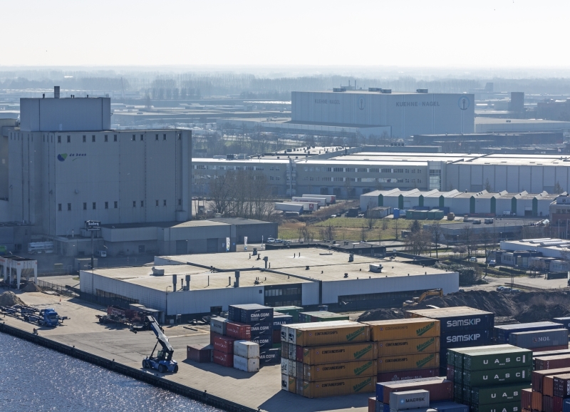 Luchtfoto van bedrijventerrein in Veghel