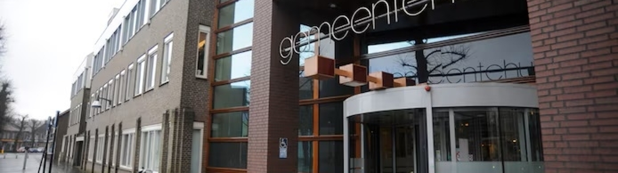 Voorkant van gemeentehuis van Bernheze