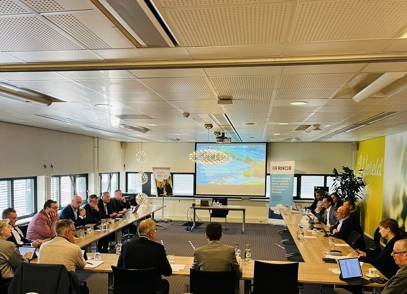 Bestuurders uit de regio met elkaar in overleg tijdens de bestuurlijke Regiodag