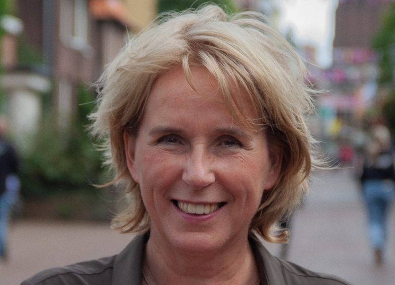 Portretfoto van Antoinette Maas, wethouder gemeente Land van Cuijkhouder gemeente