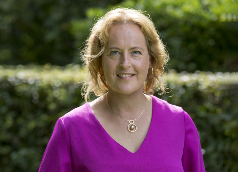 Portretfoto Hagar Roijackers, gedeputeerde provincie Noord-Brabant 