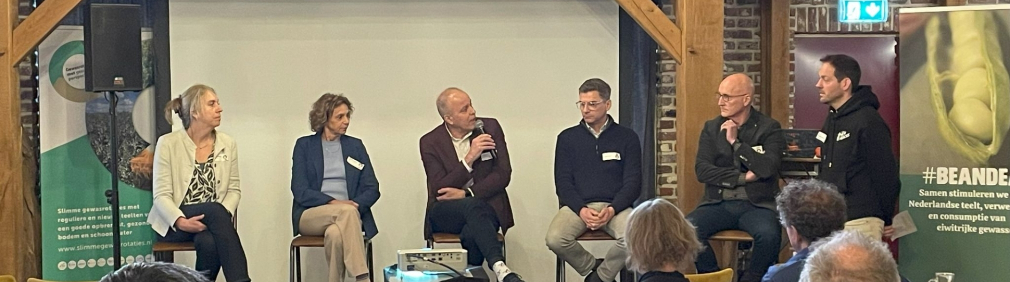 Paneldiscussie met bestuurders uit de regio tijdens 'Love is in the soil'