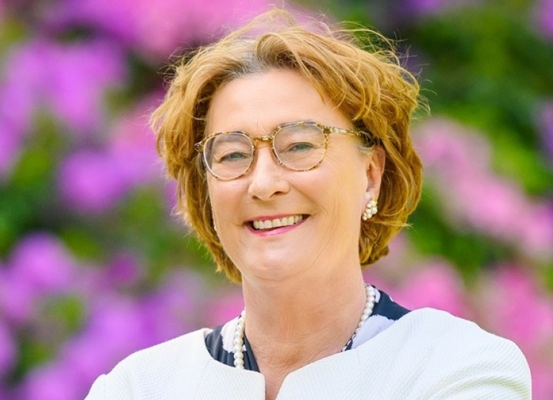 Portretfoto Wobine Buijs, burgemeester gemeente Oss