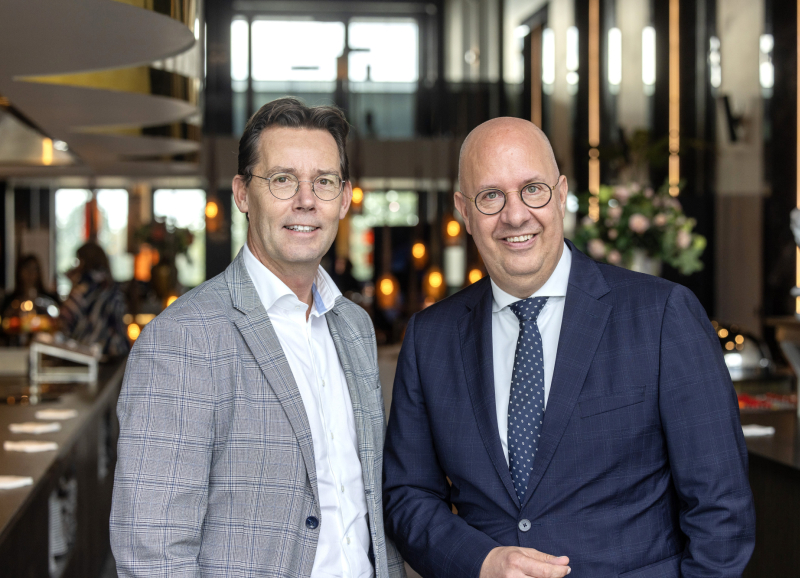 Regiomanager René Peerenboom links en Jack Mikkers recht