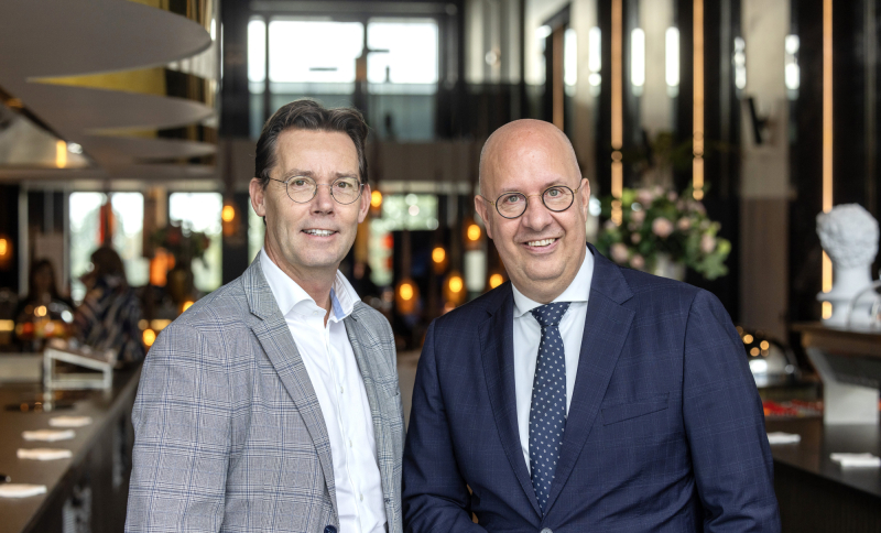 Regiomanager René Peerenboom links en Jack Mikkers recht